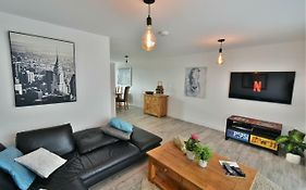 15 Pennant Place